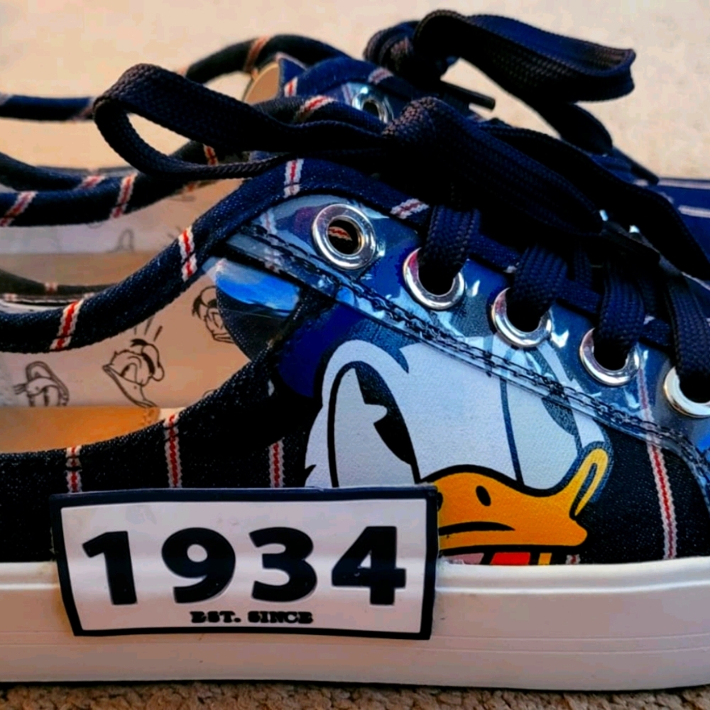 women disney shoes
